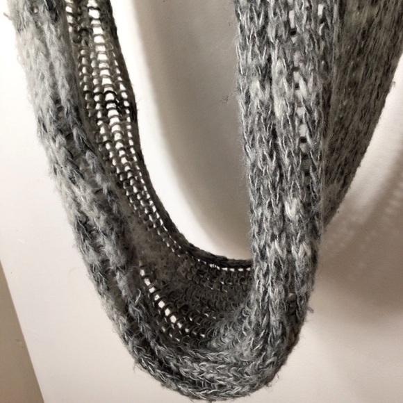 Express vintage infinity scarf grey black cozy warm classic sophisticated modest - Picture 4 of 7